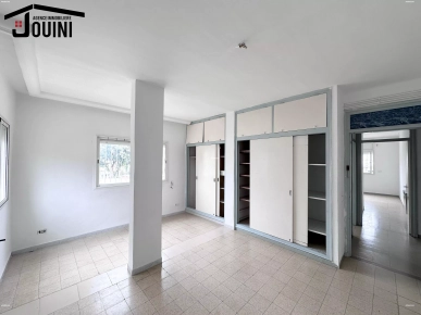Appartement S+3 À Louer à Cité El Mahrajène