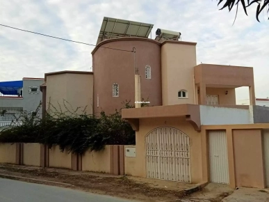 Villa d’angle avec jardin + double façade – Menzel Bourguiba