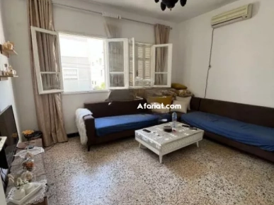 A vendre une villa s+3 avec 2 appartements s+2, studio s+1, garag