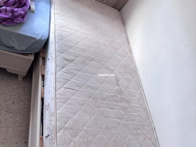 Lit avec matelas à vendre