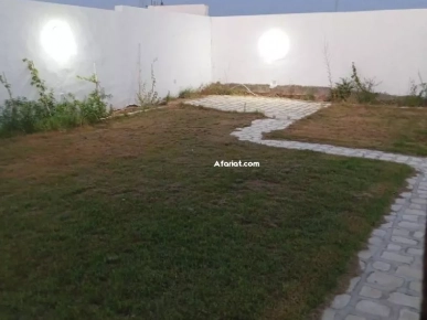 villa à vendre sur un terrain de 700 mètres carrés à borj el Amri