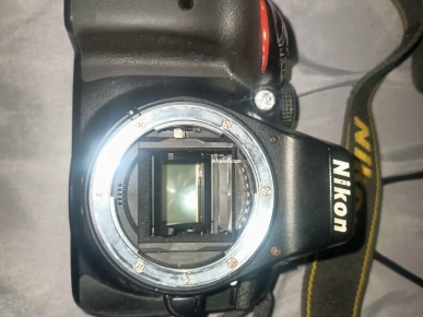 À VENDRE : Nikon D5300 avec accessoires et sac – 900 DT (négociab