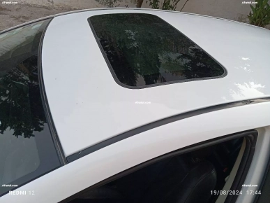 a vendre une belle Mazda CX-7 très propre