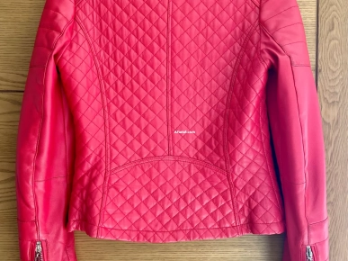 BLOUSON CUIR ROUGE 38