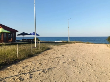 un terrain situé a Kerkwen Plage Kelibia