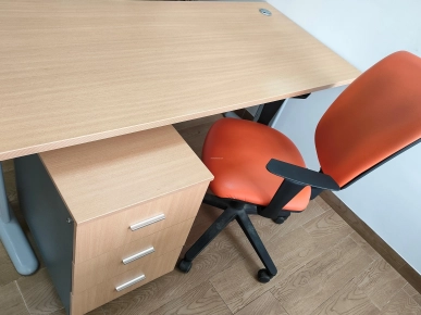 Ensemble Meuble Intérieur (BUREAU+TIRROIR+CHAISE) Ensemble Meuble Intérieur (BUREAU+TIRROIR+CHAISE)