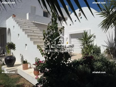 une Coquette maison à la location annuelle