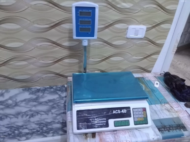 A vendre réfrigérateur comptoirs et bascoule électronique. A vendre réfrigérateur comptoirs et bascoule électronique.