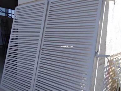 A vendre Porte Métallique