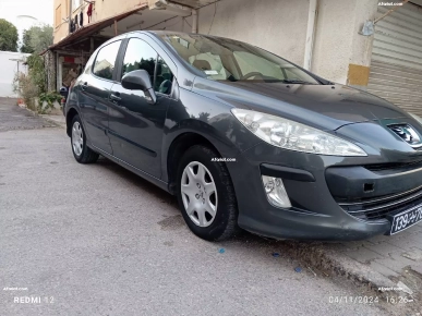 a vendre une belle 308 Peugeot essence