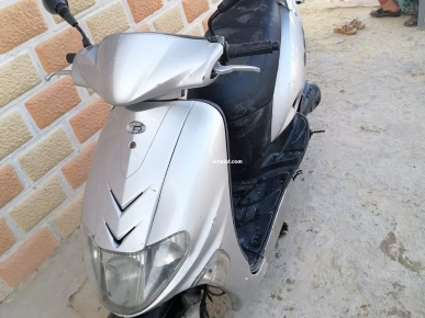 MOTO KYMCO TRES BON ETAT