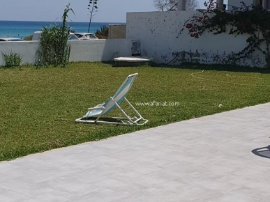 villa s+3 pieds dans l'eau à ezzahra