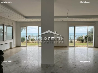 Villa S+5 vue mer à La Marsa MVL1275