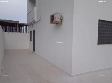 À vendre maison R+1 à la corniche