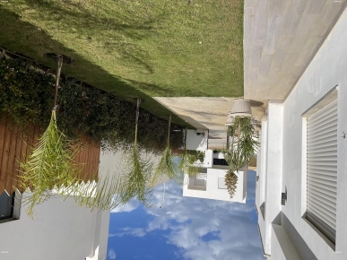 Villa de luxe neuve avec Piscine et jardin à Louer Tunis Bay Golf