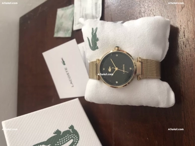 Montre femme Lacoste originale en tres bon état
