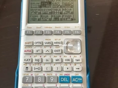 calculatrice graphique Casio très bonne etat