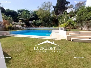 Villa S+3 vue sur mer avec piscine à La Marsa ZVL1551