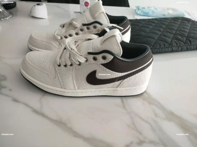 Air Jordan 1 Low Premium 'Pale Ivory' Neuf Original