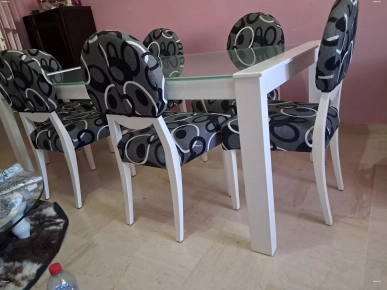 طاولة فطور موبلاتاكس بحالة جد حسنة مع 6 كراسي