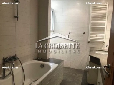 Duplex S+3 avec jardin à La Marsa 	ZDV0068