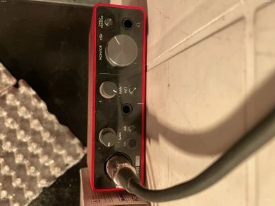 Rode NT1 + Sheild + Scarlett3 Solo + AKG