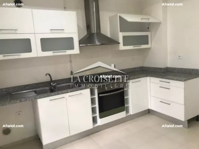 Duplex S+3 avec Jardin et piscine à La Marsa ZDL0242
