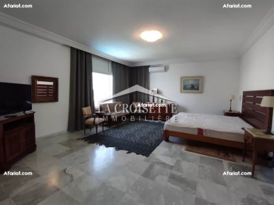 Villa S+5 avec piscine à La Marsa MVL1485