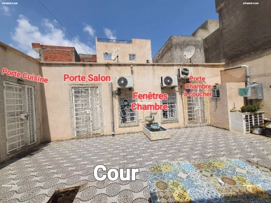 À échanger/Vendre Maison au centre-ville de Kéliba,sidiBoudhaoui.