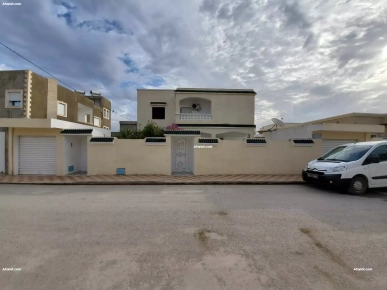 Villa sur 2 étages À Vendre Villa sur 2 étages À Vendre