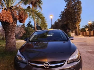 À vendre opel astra j