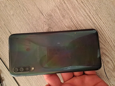 A vendre A50 4g LTE caméra 25MPfront cam A vendre A50 4g LTE caméra 25MPfront cam