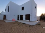 Annonce d'Offre de location catégorie Maison à Djerba - Houmt Souk région de Médenine: LOCATION ANNUELLE D UNE GRANDE VILLA NEUVE VIDE 