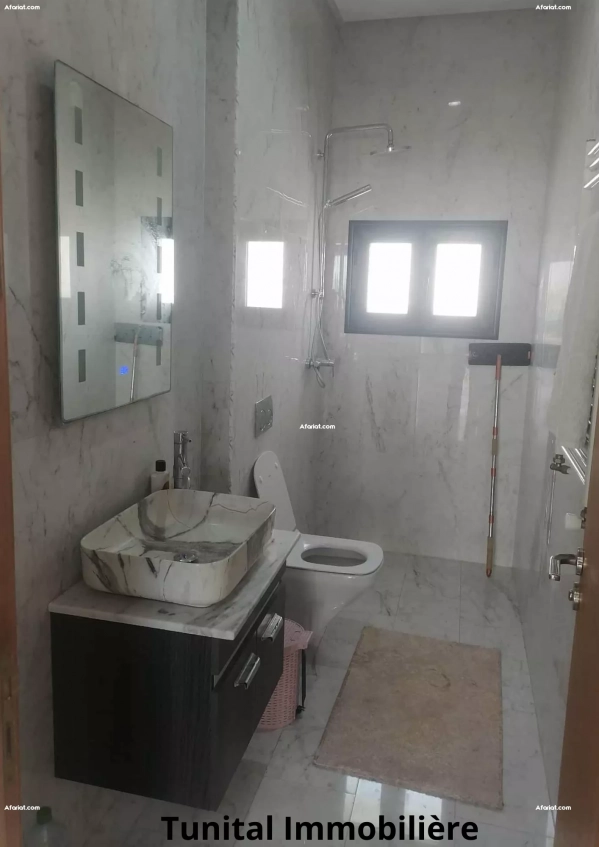 La Soukra Chotrana 3 : A louer Villa, neuf standing, meublée