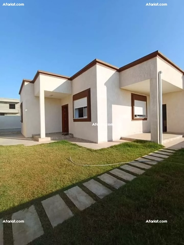 une maison nouvellement construite a el haouaria avec vue sur mer