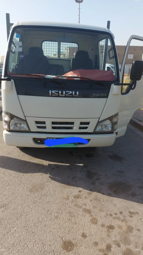 Camion ISUZU NKR 66