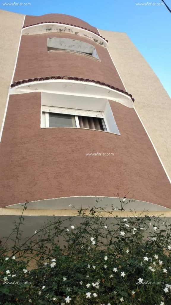 a vendre 3 garage et villa à kelibia