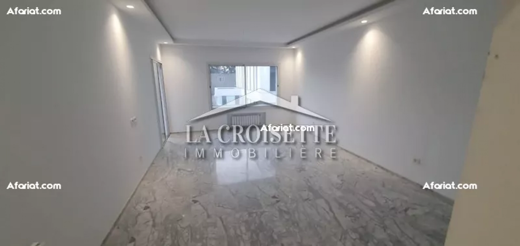 Appartement S+3 avec chambre de service à La Soukra ZAV1449