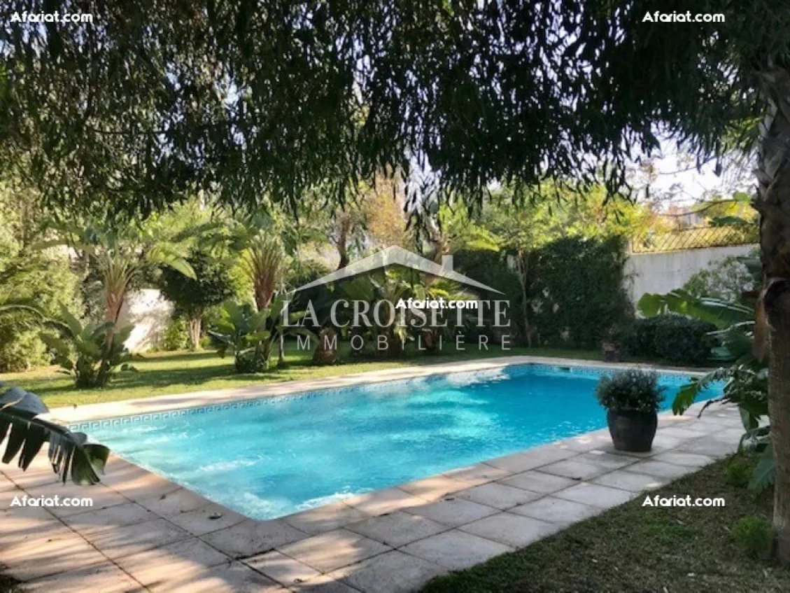 Villa S+4 avec piscine à Gammarth  MVL0118