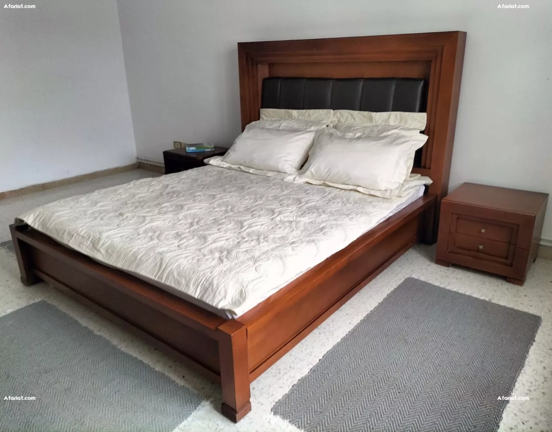 Chambre à coucher bon prix : Lit double+2tables de nuit +commode