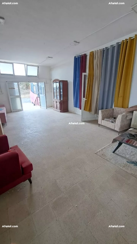 À VENDRE / À LOUER | Showroom avec atelier - Soukra Chotrana 1