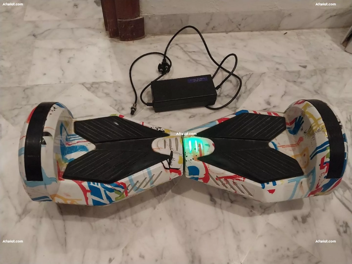 Hoverboard en très bon état avec chargeurs et bluetooth