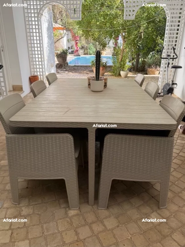 Salon de jardin 6 places + 2 transats