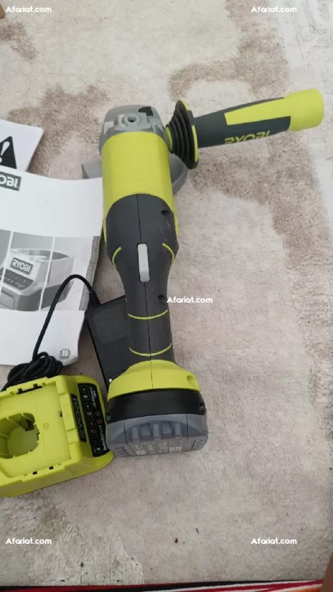 meuleuse électrique Ryobi original avec visseuse électrique Ryobi