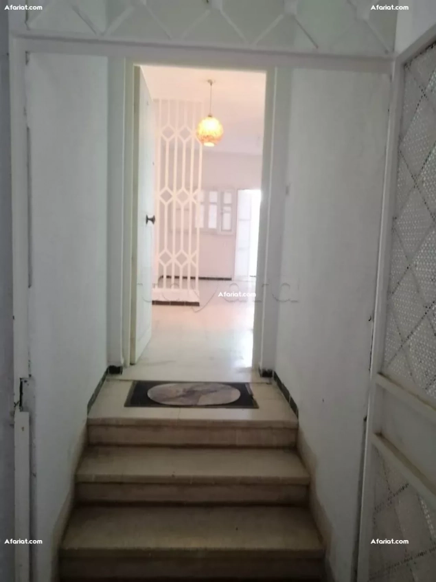 A louer appartement 1er étage à cité El Hadika 2