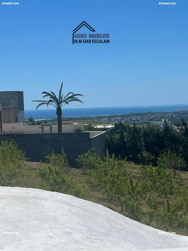 terrain avec une vue agréable à vendre
