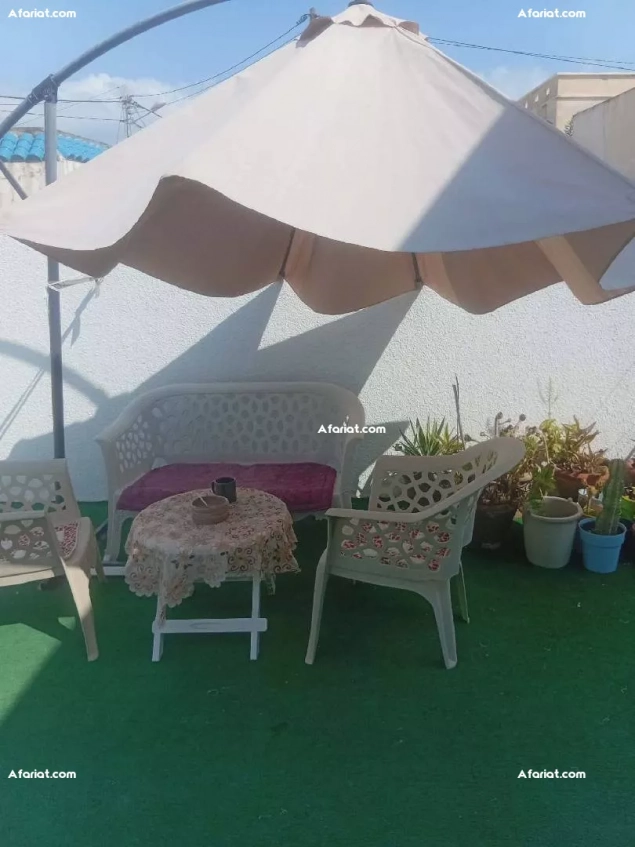 parasol et salon jardin