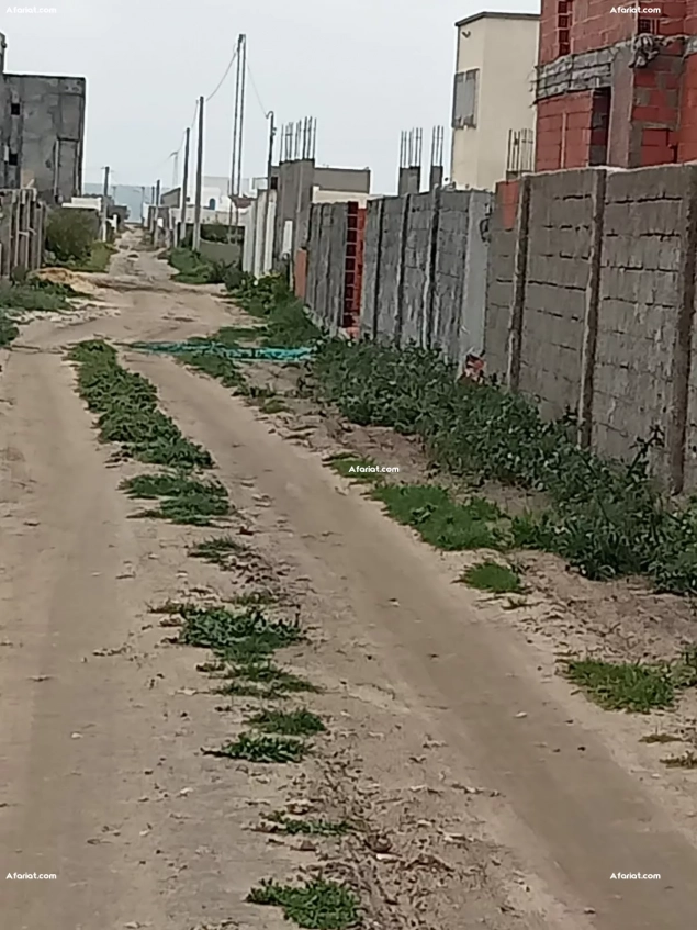 un terrain prés de la plage à kerkouane