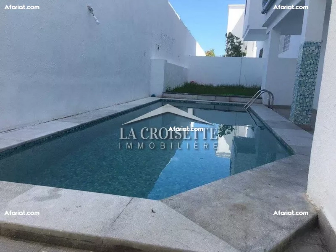 Duplex S+4 avec jardin et piscine à La Marsa MDL0008