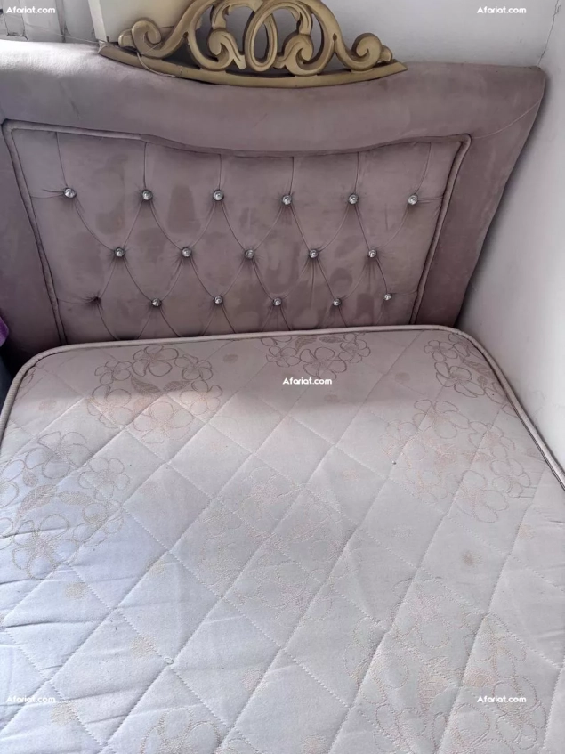 Lit avec matelas à vendre